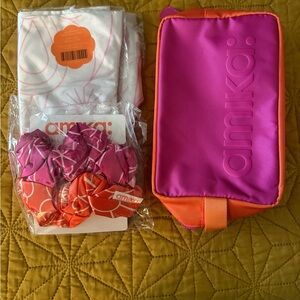 🧡sold🧡Amika Hair set NWT